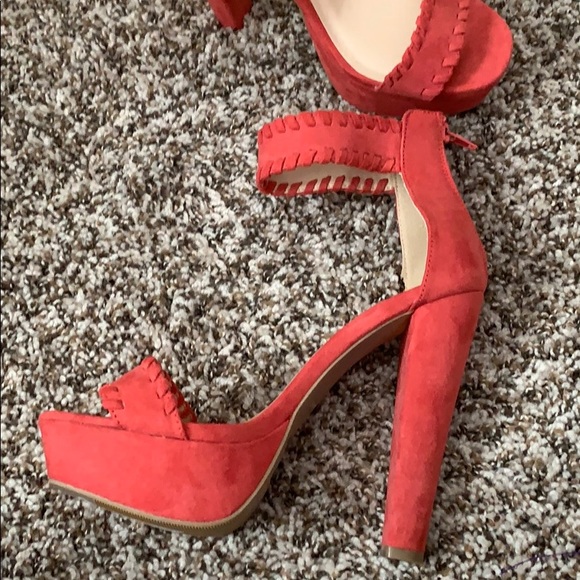 Heels - Picture 2 of 3